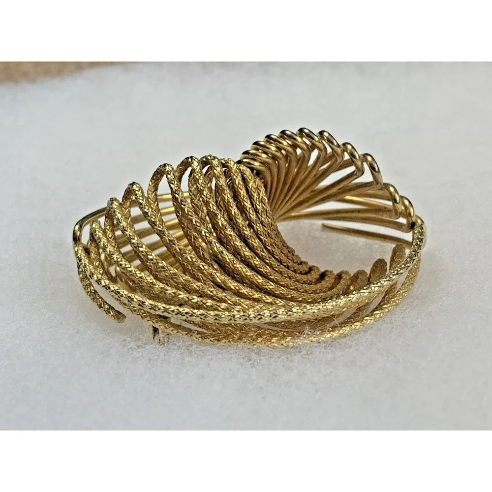 Unbranded vintage gold